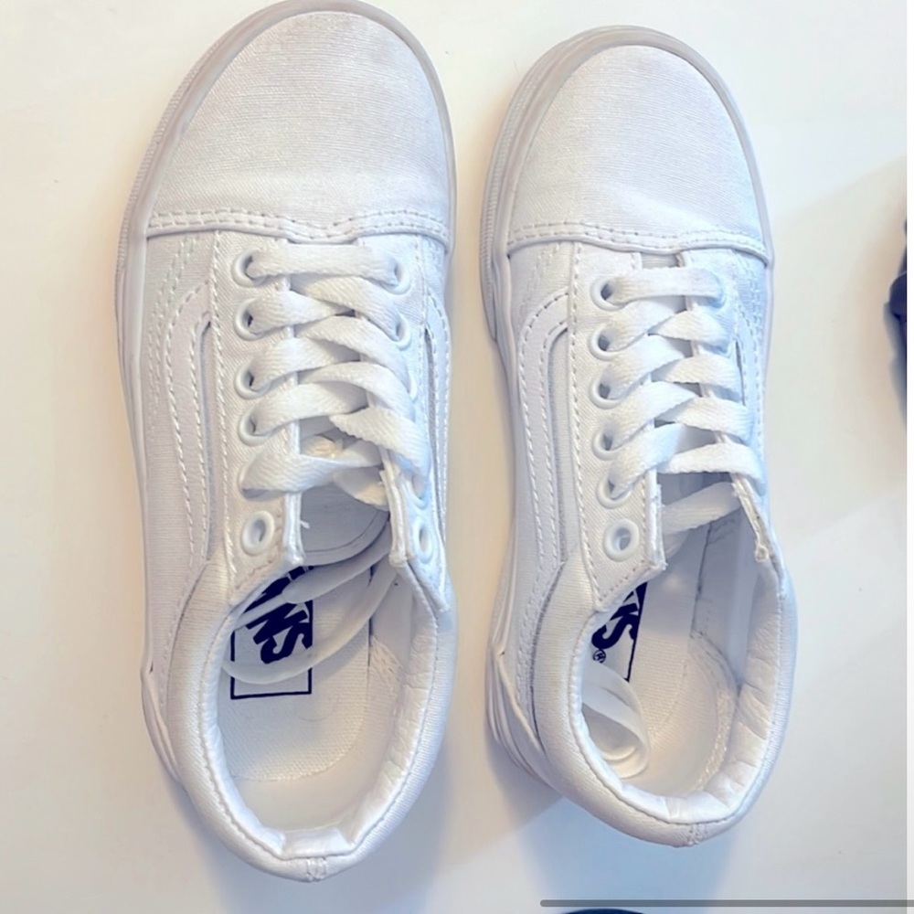 Vans - White Shoes